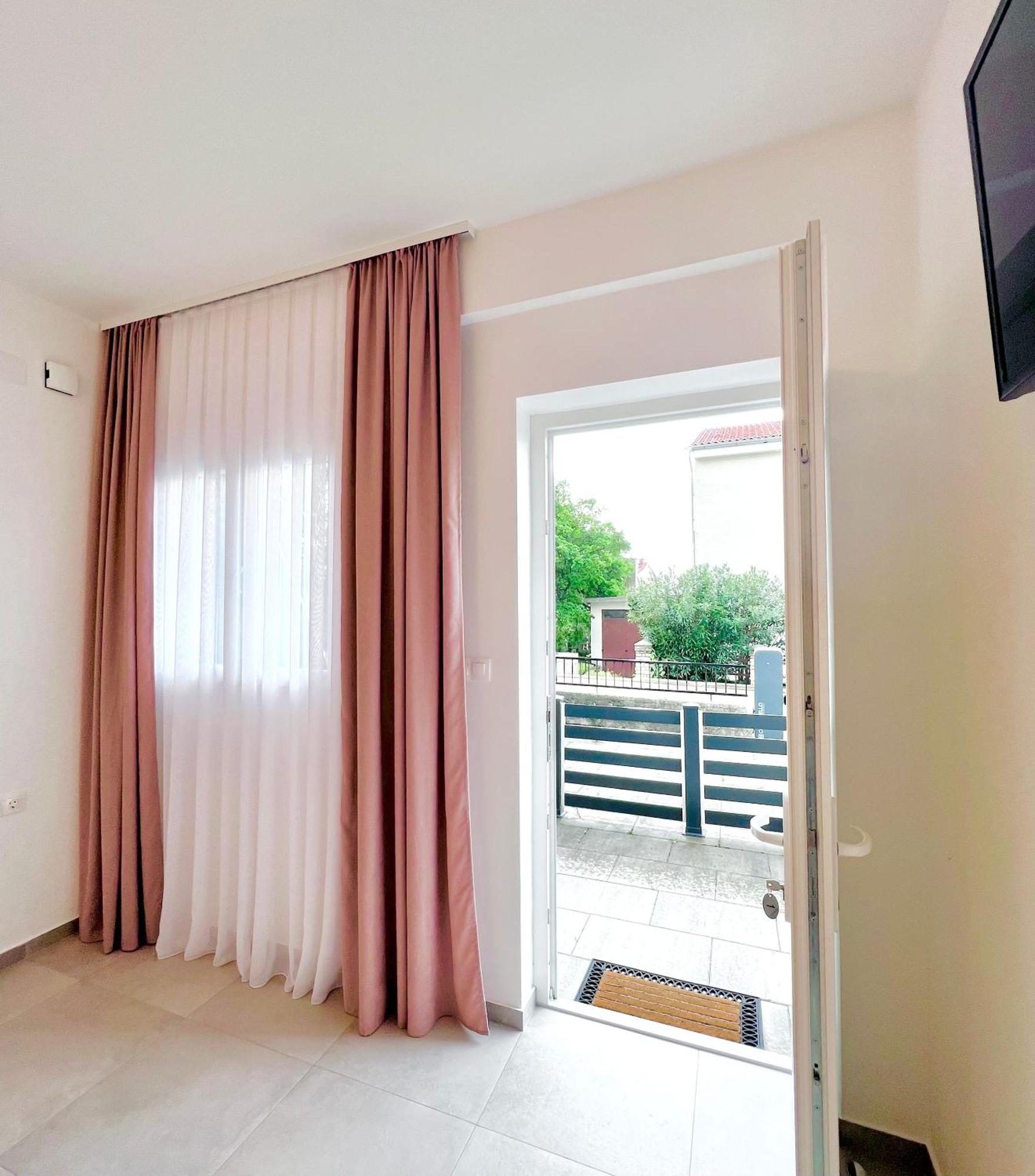Apartmani Avis Selce Exterior photo