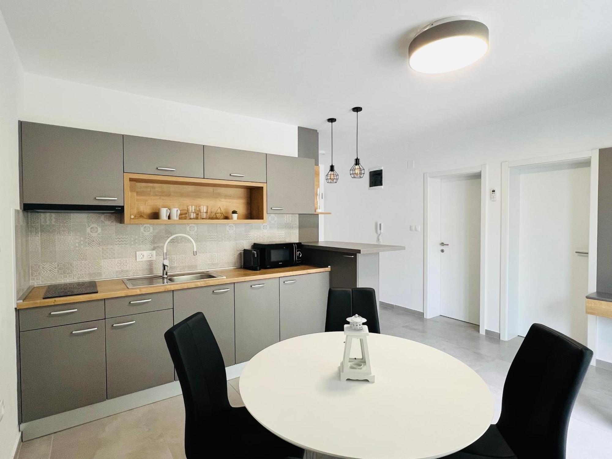 Apartmani Avis Selce Exterior photo